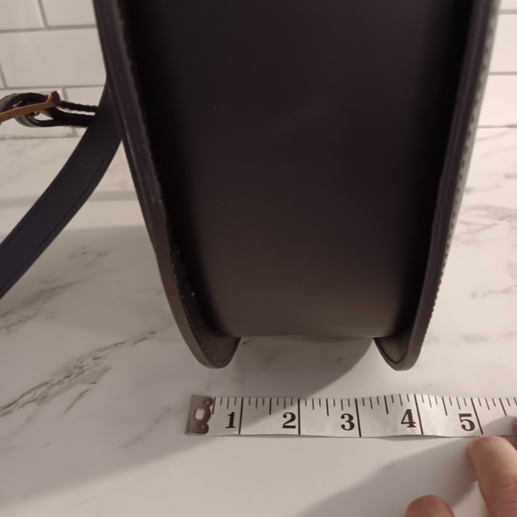 Valentina Fiore Italian leather crossbody saddlebag - Picture 3 of 16